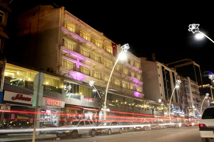 Royal Otel - Image 1