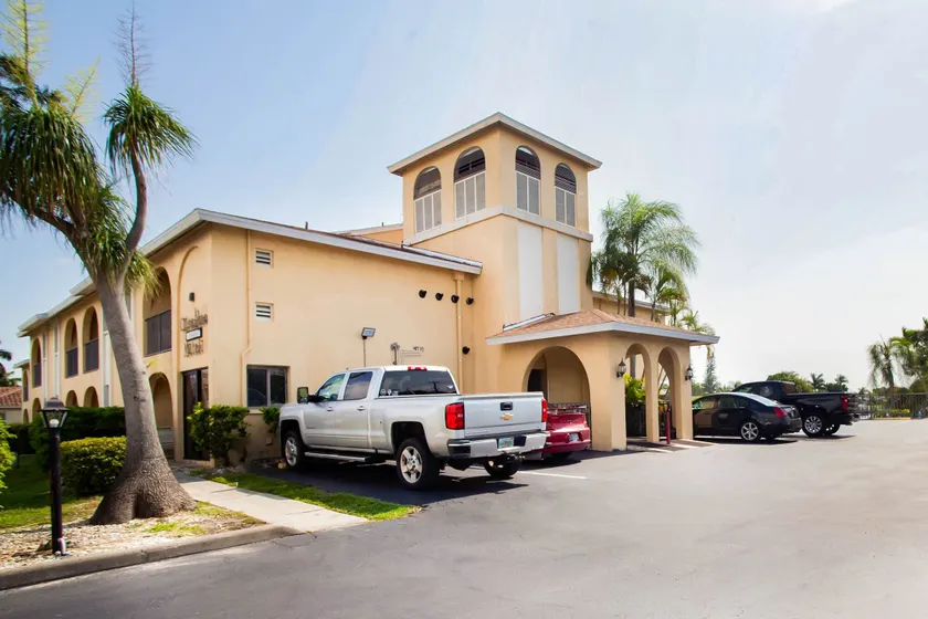 OYO Waterfront Hotel- Cape Coral Fort Myers, FL - Image 1