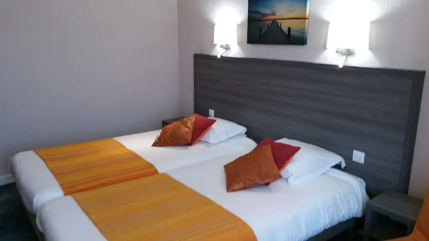 Cit'Hotel Du Port Rhu - Image 1
