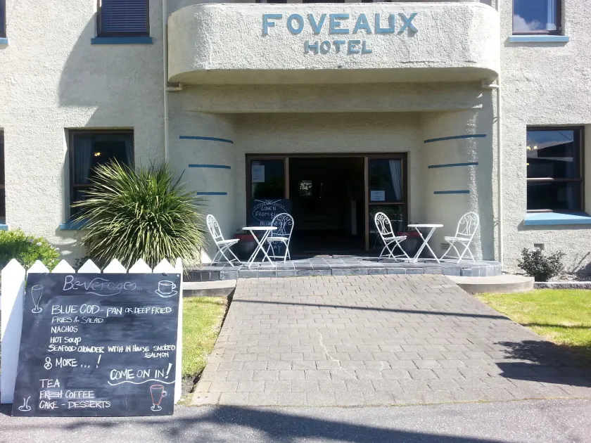 Foveaux Hotel - Image 1