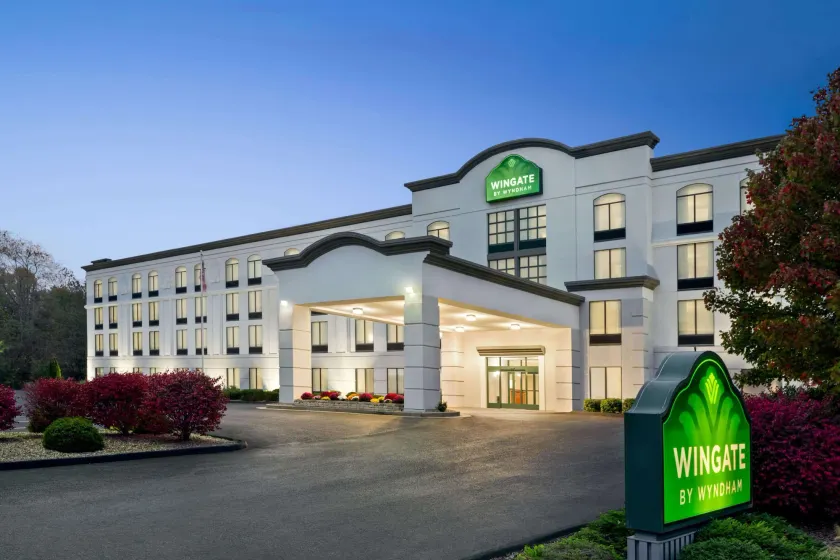 Wingate by Wyndham Bridgeport Clarksburg - Image 1