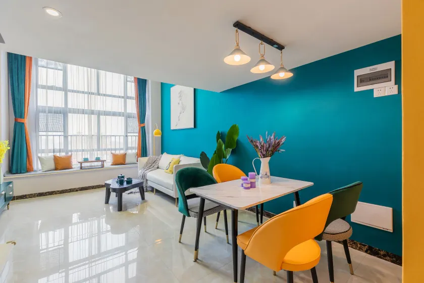 Lavendar Duplex Apartment - Image 1