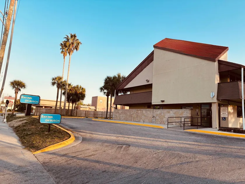 Bay Inn - Image 1
