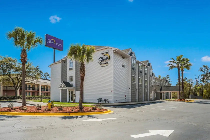 Sleep Inn & Suites Tallahassee-Capitol - Image 1