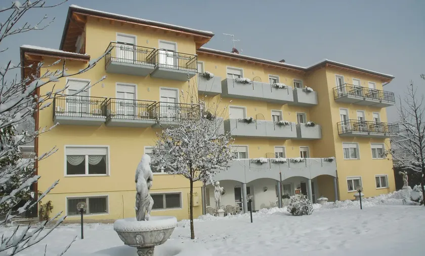 Hotel Daniela - Image 1