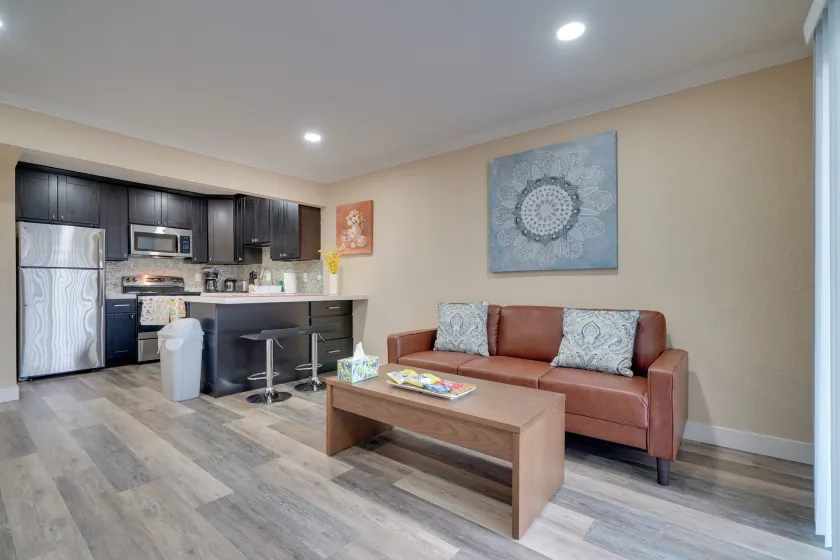 2 Mi to Dtwn Pleasanton Condo w/ Pool Access - Image 1