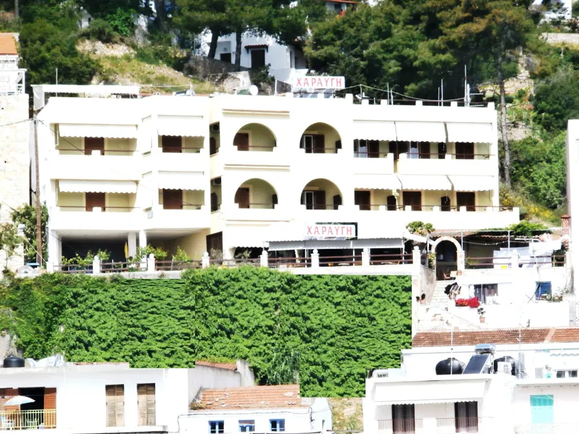 Haravgi Hotel - Image 1
