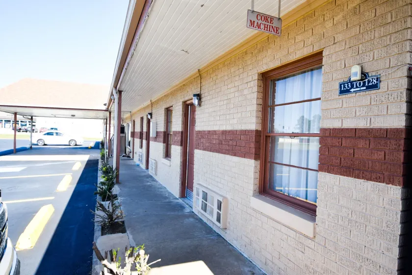 Economy Inn Beebe - Image 1