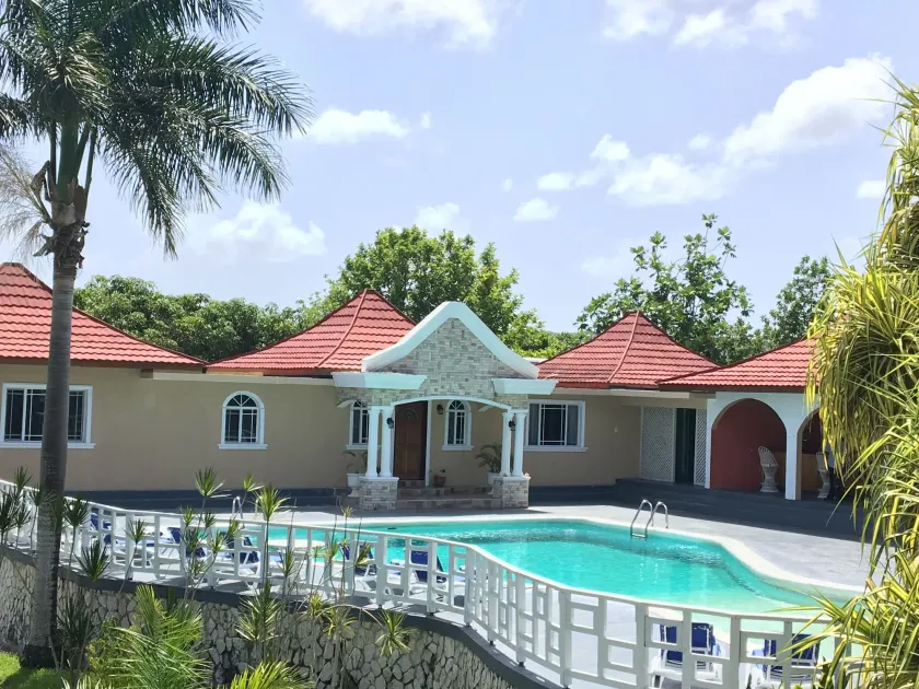 Gold Nugget Hotel - Image 1