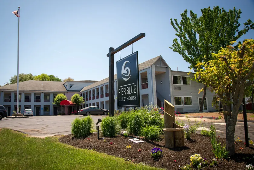 PIER BLUE INN Old Saybrook - Essex - Image 1