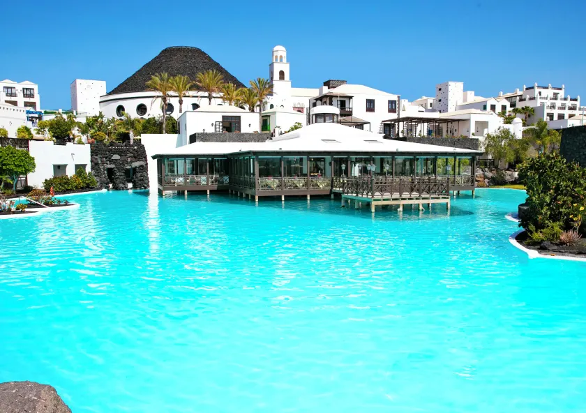 Hotel LIVVO Volcán Lanzarote - Image 1