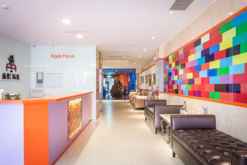 Apple Hotel - Image 1