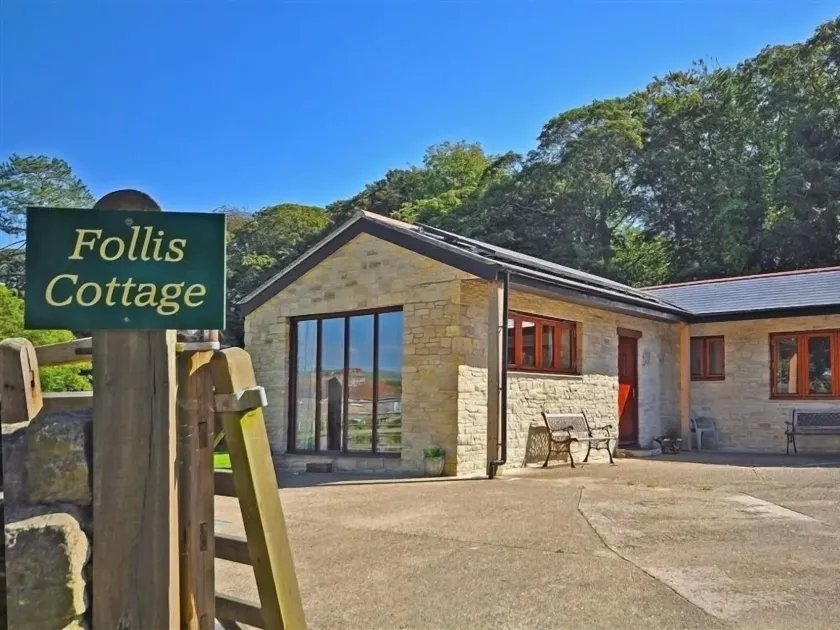 Follis Cottage - Image 1