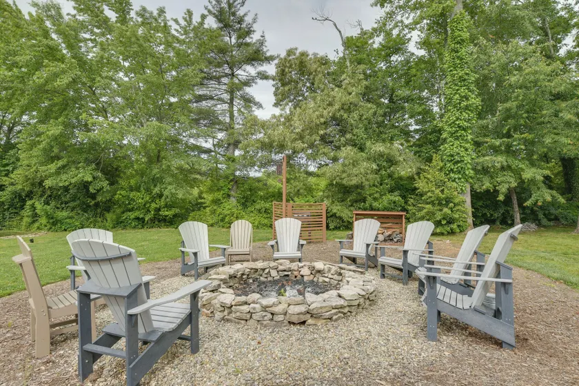 Flat Rock Tiny Home: BBQ-Ready Patio & Pool Access - Image 1