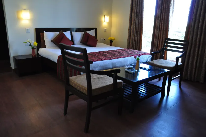 Golden Palm Suites - Image 1