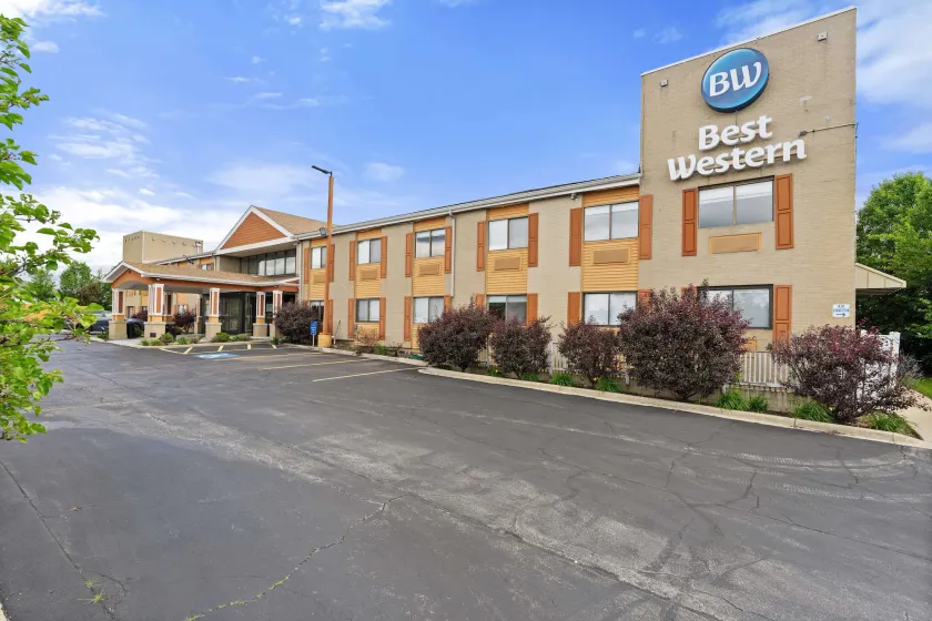 Best Western Oakbrook Inn - Image 1