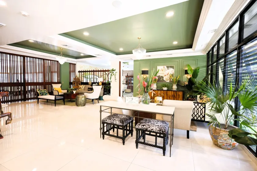 Courtleigh Hotel & Suites - Image 1
