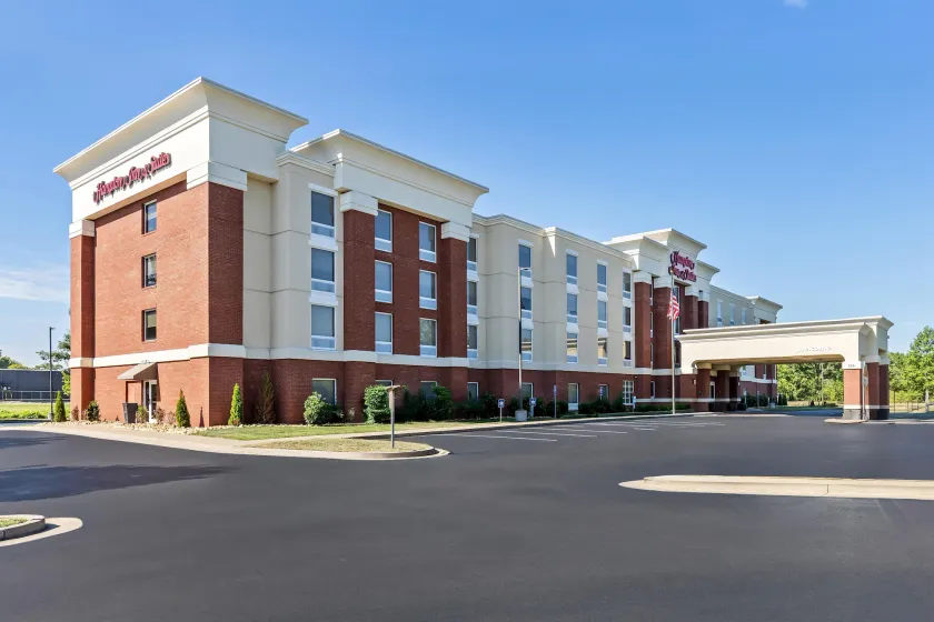 Hampton Inn & Suites Murfreesboro - Image 1