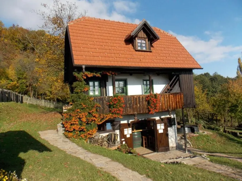 APARTMANI Etno kuća pod Okićem - Image 1
