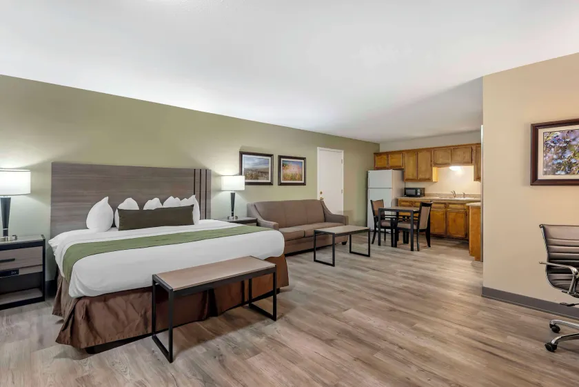 Best Western Inn of Brenham - Image 1
