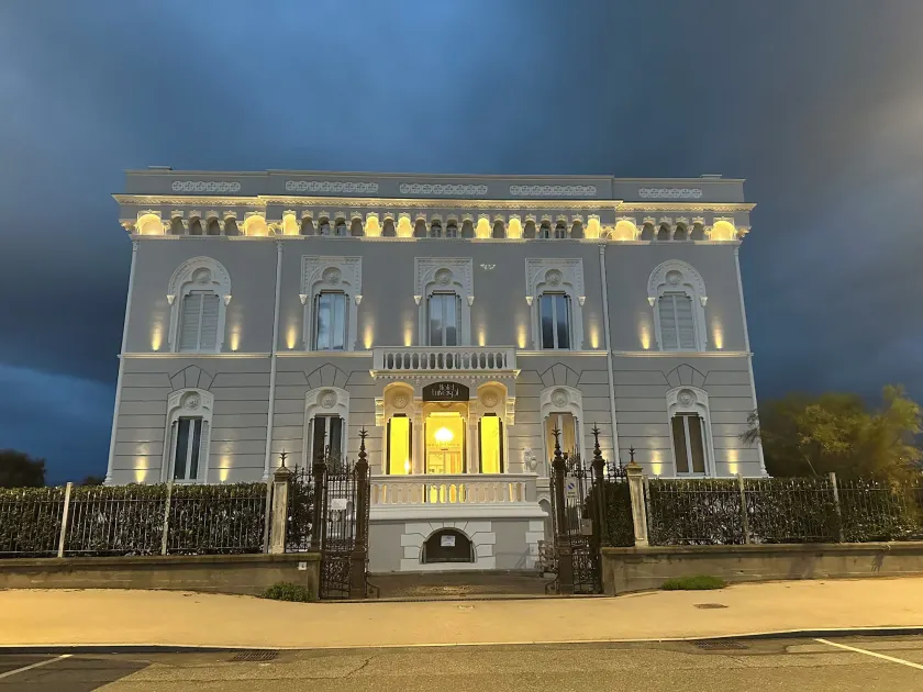 Hotel Universal - Image 1