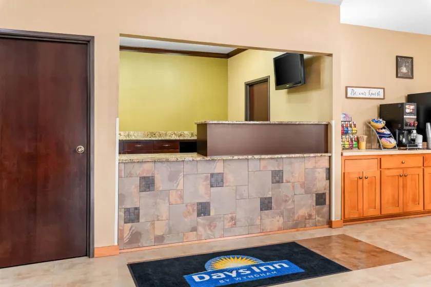 Days Inn by Wyndham Columbia Mall - Image 1