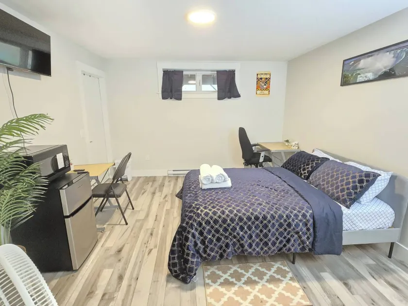 Cozy Newly Built Room - Image 1