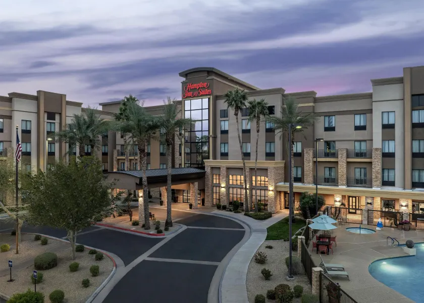 Hampton Inn & Suites Phoenix Glendale-Westgate - Image 1