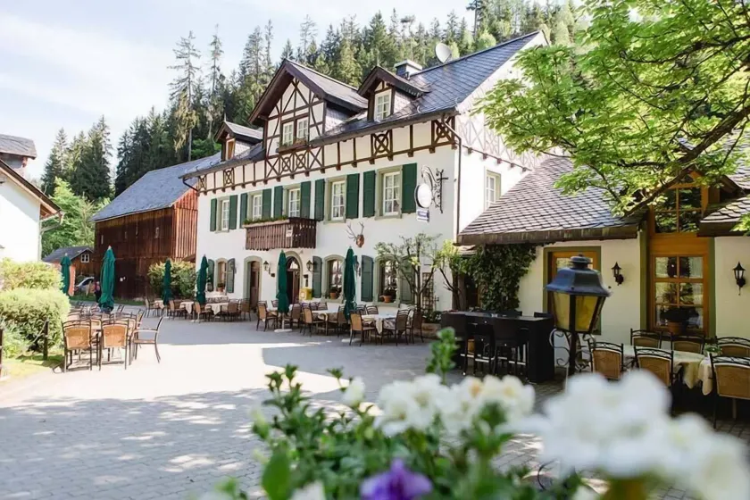 Gasthof Bischofsmühle - Image 1
