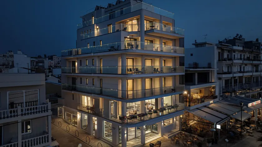 EdgeWater Beach Hotel - Image 1