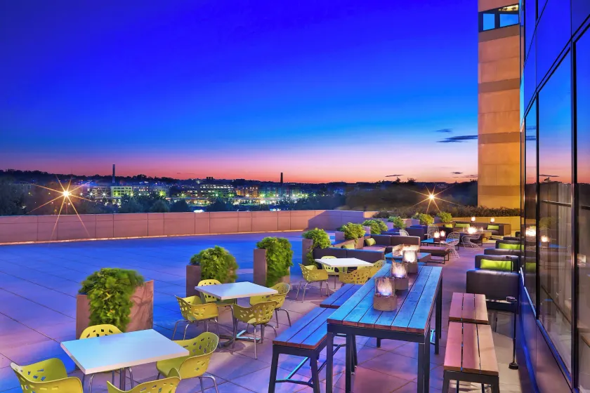 Le Meridien Arlington - Image 1