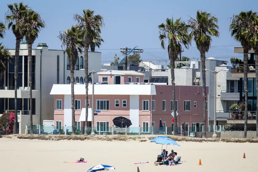 Venice on the Beach Hotel - Image 1