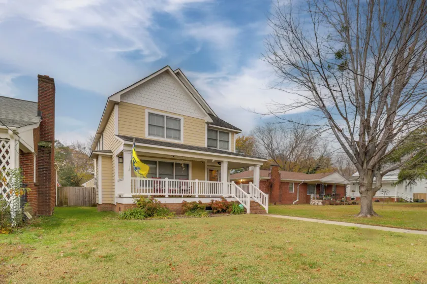Centrally Located Hampton Roads Home w/ Game Room! - Image 1