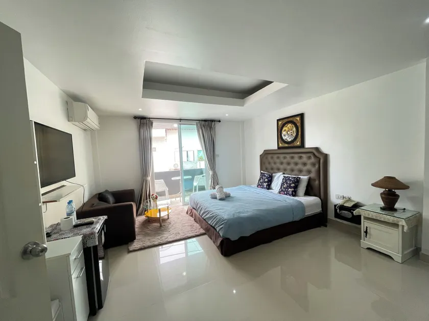 W-9 Hotel - Image 1