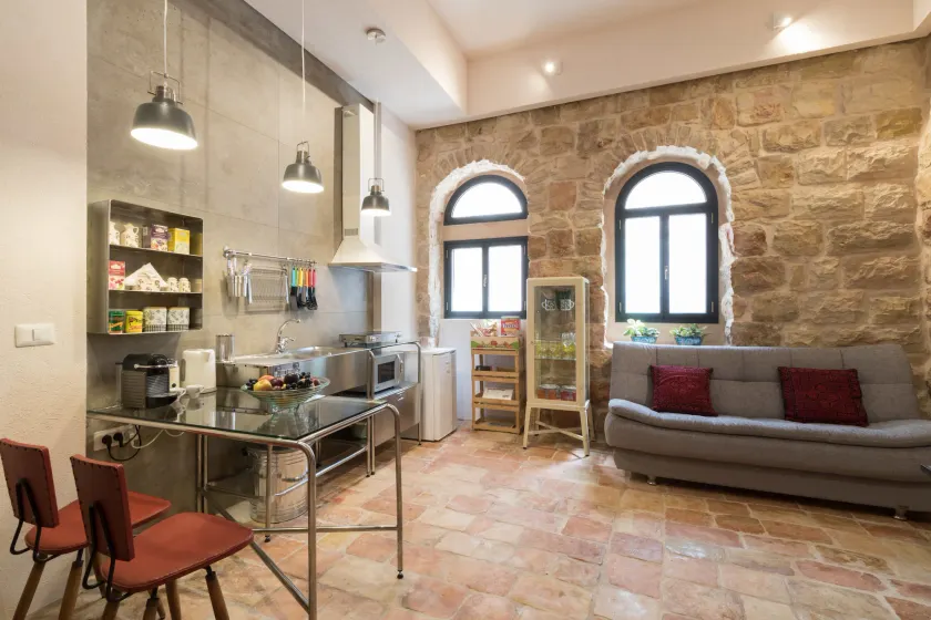 Best Location Jerusalem Stone Apartment - Image 1