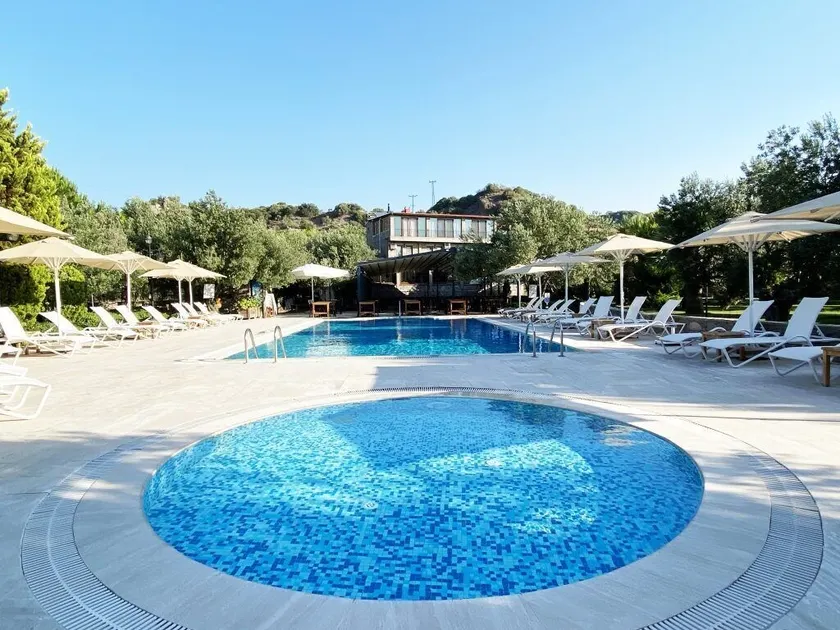 Assos Park Hotel - Image 1