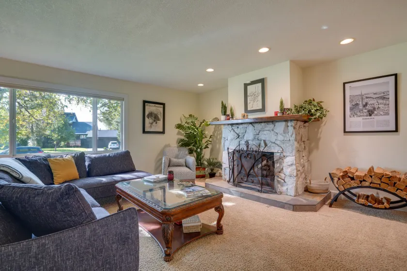 Charming Anchorage Home w/ Private Hot Tub! - Image 1