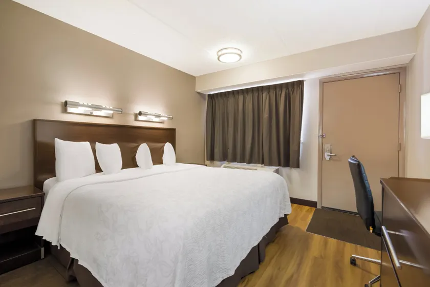 Red Roof Inn PLUS+ Nashville Airport - Image 1