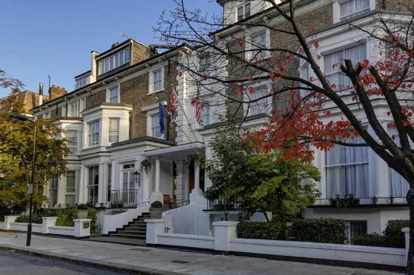 Best Western Swiss Cottage Hotel - Image 1