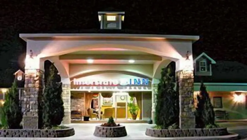 Interstate Inn - Image 1