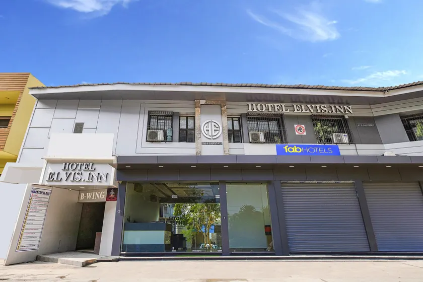 Fabhotel Elvis Inn - Image 1