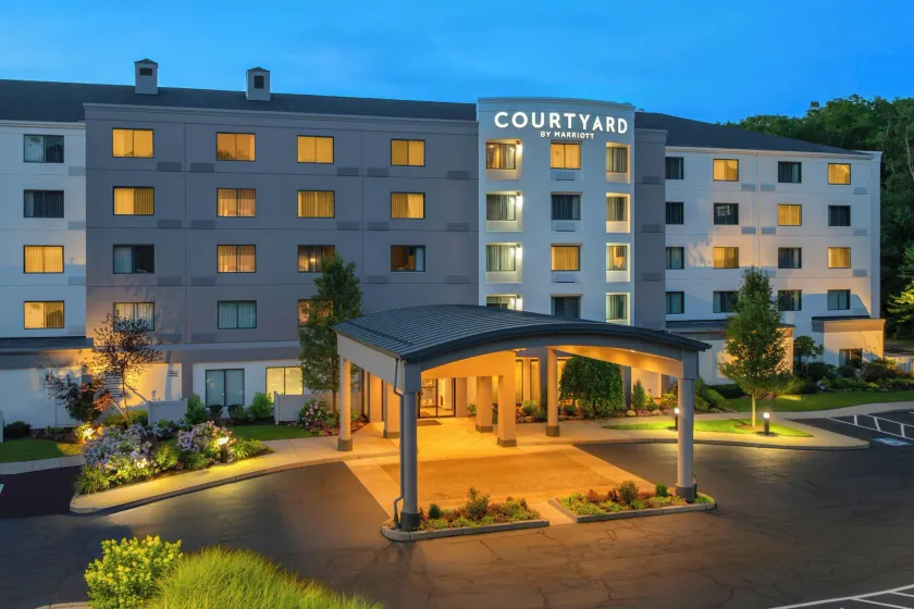Courtyard by Marriott Providence Lincoln - Image 1