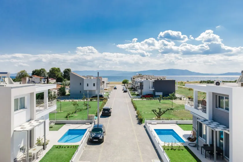 Thalassa & Thalassa Prive Residential Complex - Image 1
