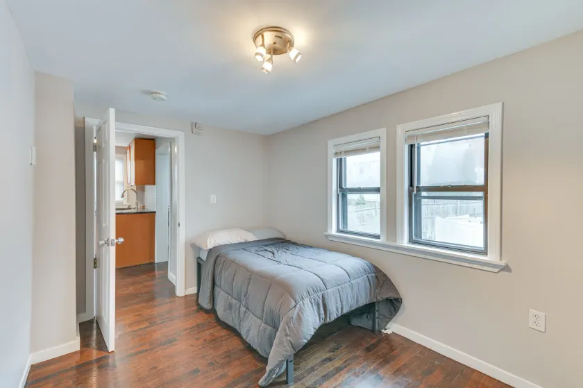 Pet-friendly Malden Apartment: 7 Mi to Boston! - Rum