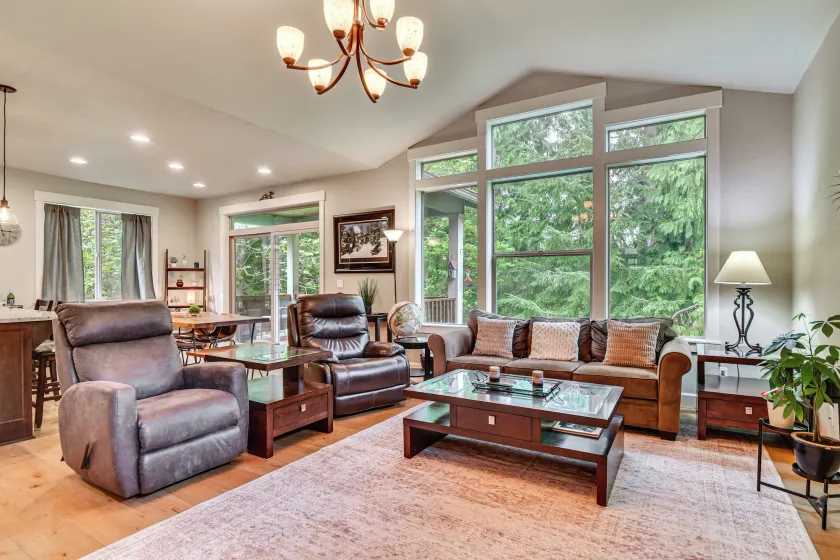 Walk to Park & Creekside Trails! Modern Sandy Home - Image 1