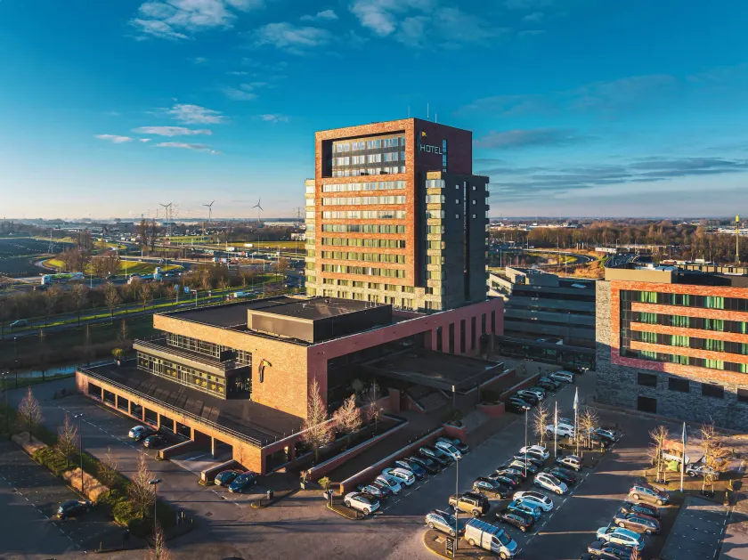 Van der Valk Hotel Dordrecht - Image 1