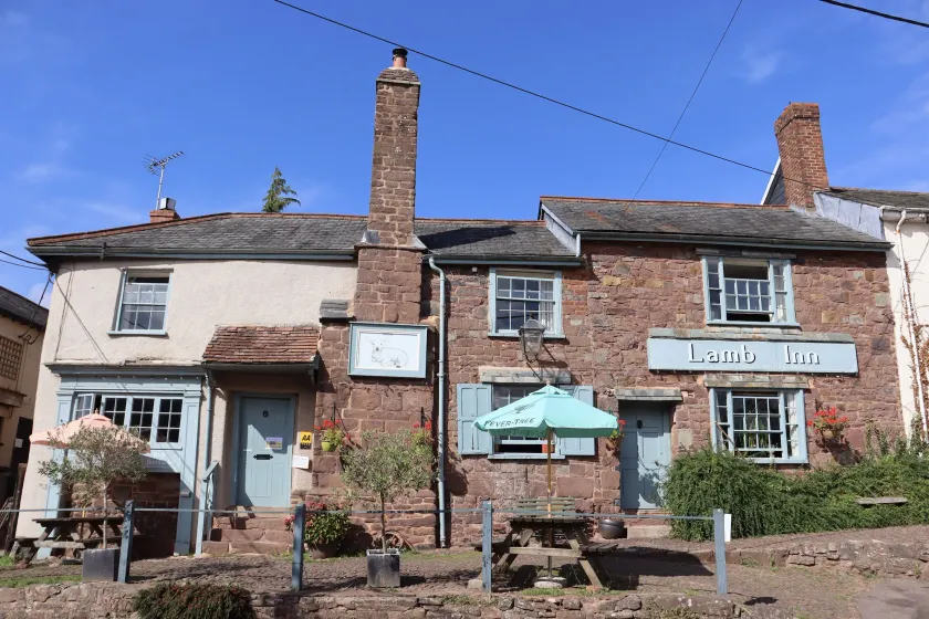 The Lamb Inn - Image 1