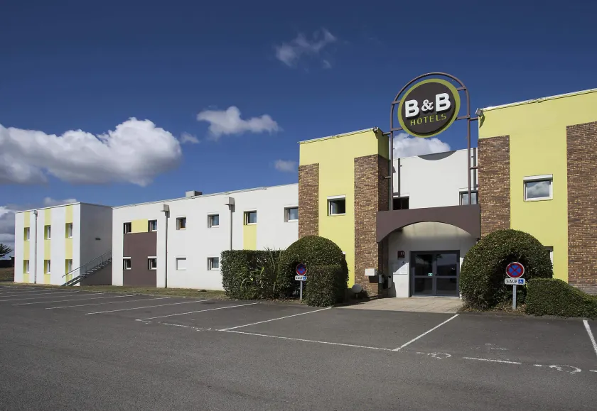 B&B HOTEL Angoulême - Image 1