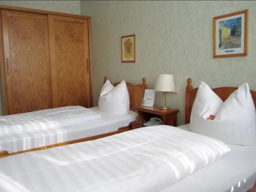Motel Hamburg - Image 1