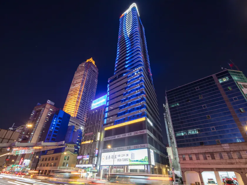 Roaders Plus Hotel - Taipei Station - Image 1